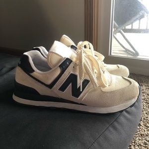 New Balance 574 Cream and Black Size W 7.5